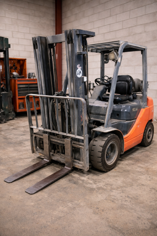 TOYOTA LPG Forklift  (#C065)