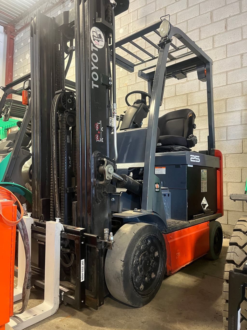 Toyota Electric Forklifts 2.5 Ton (NEW BATTERY*) (C076)