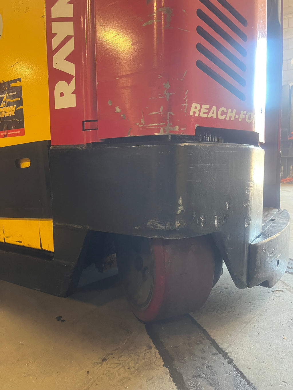 Raymond Double  Reach Truck(#C083)