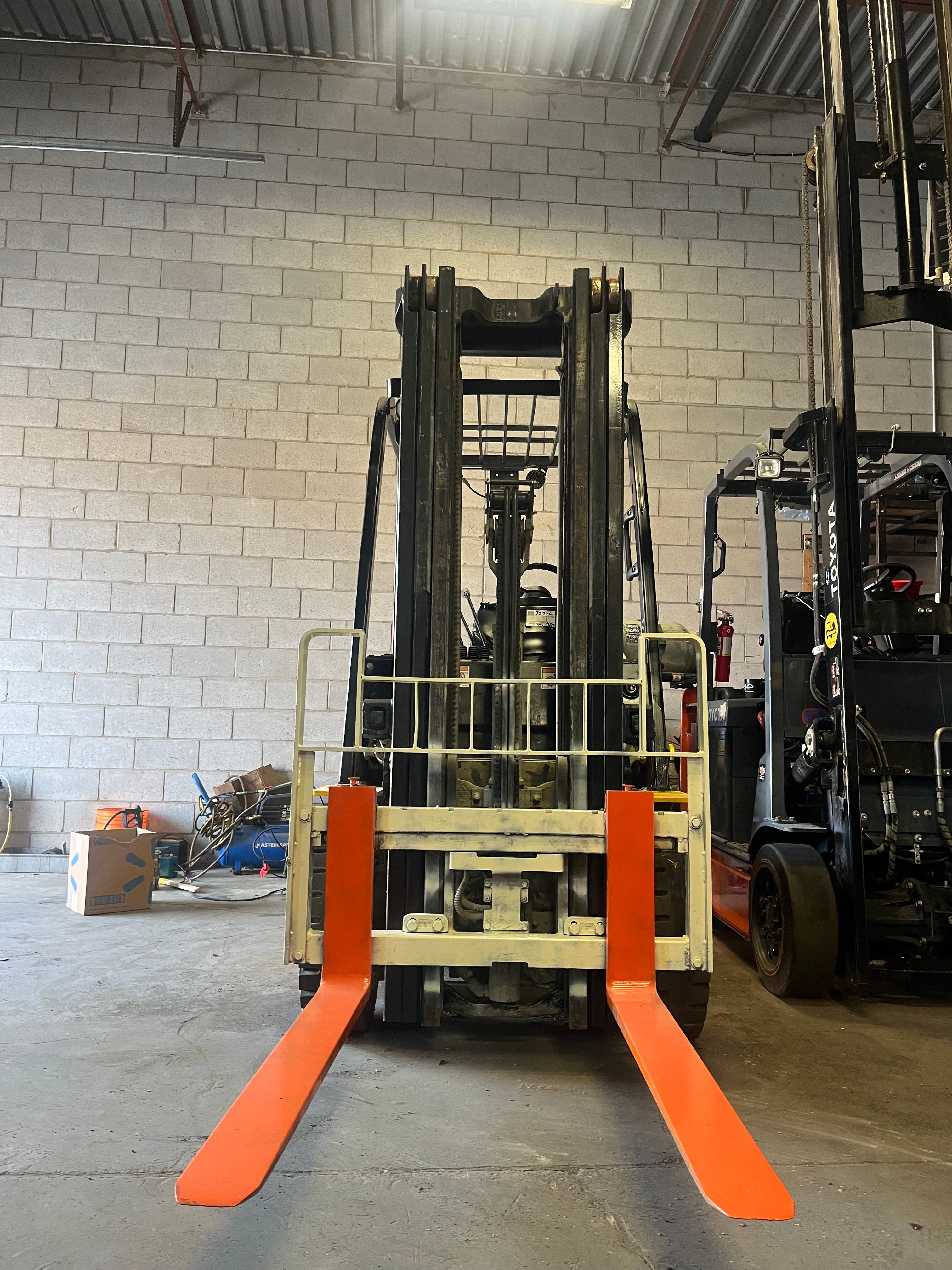 5000Lbs Yale forklift(#C095)