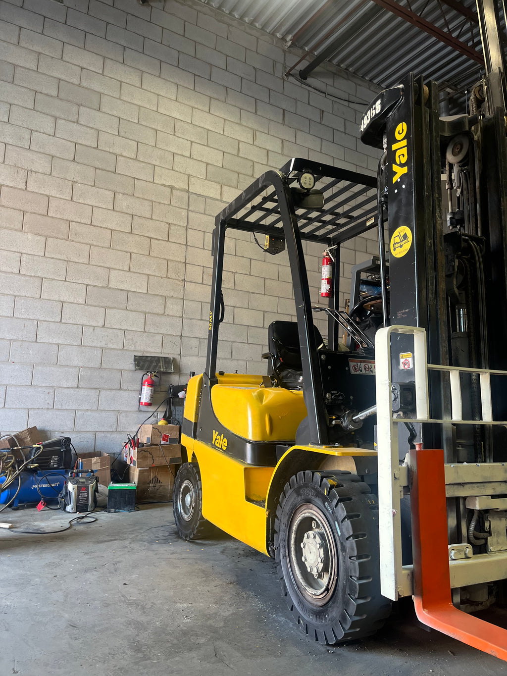 5000Lbs Yale forklift(#C095)