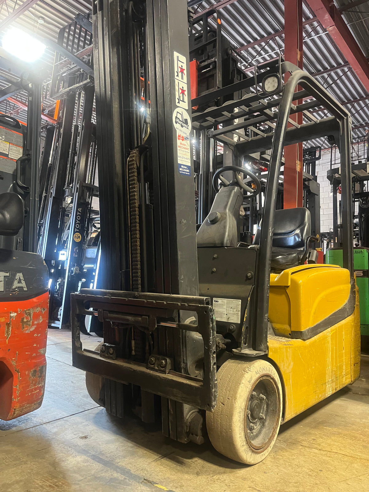 Yale electric forklift (Three wheels)