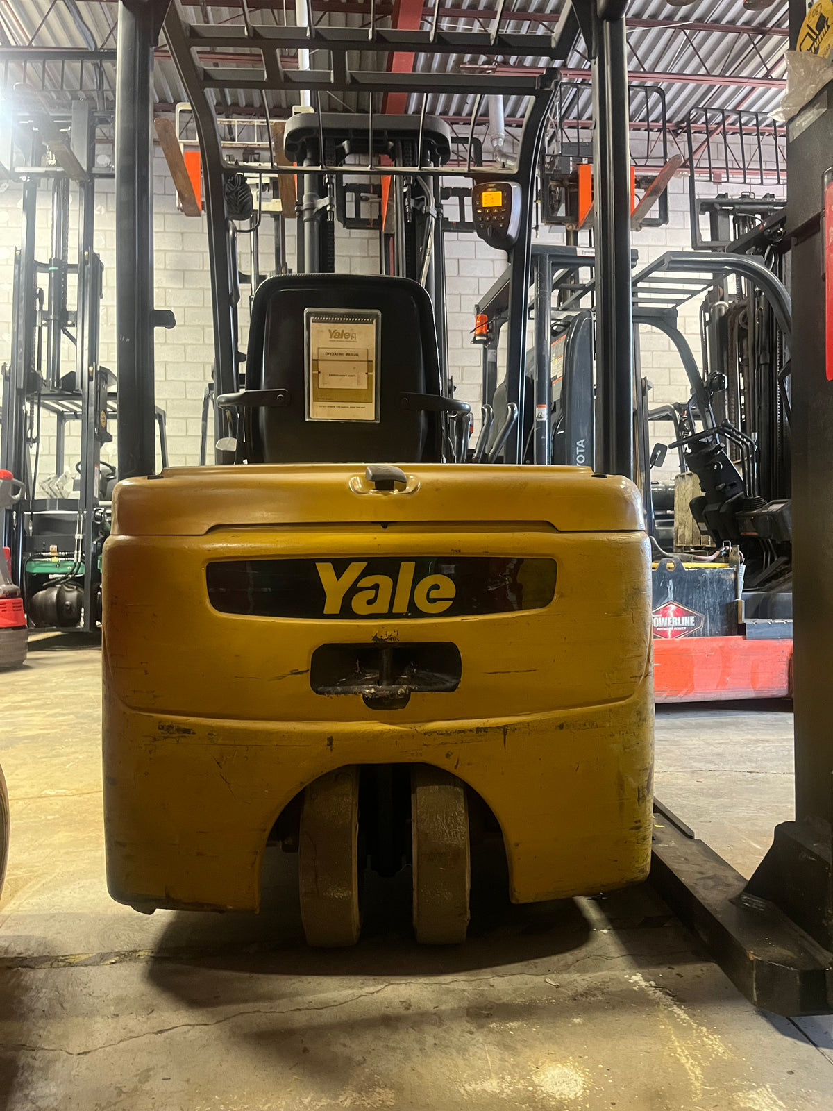 Yale electric forklift (Three wheels)