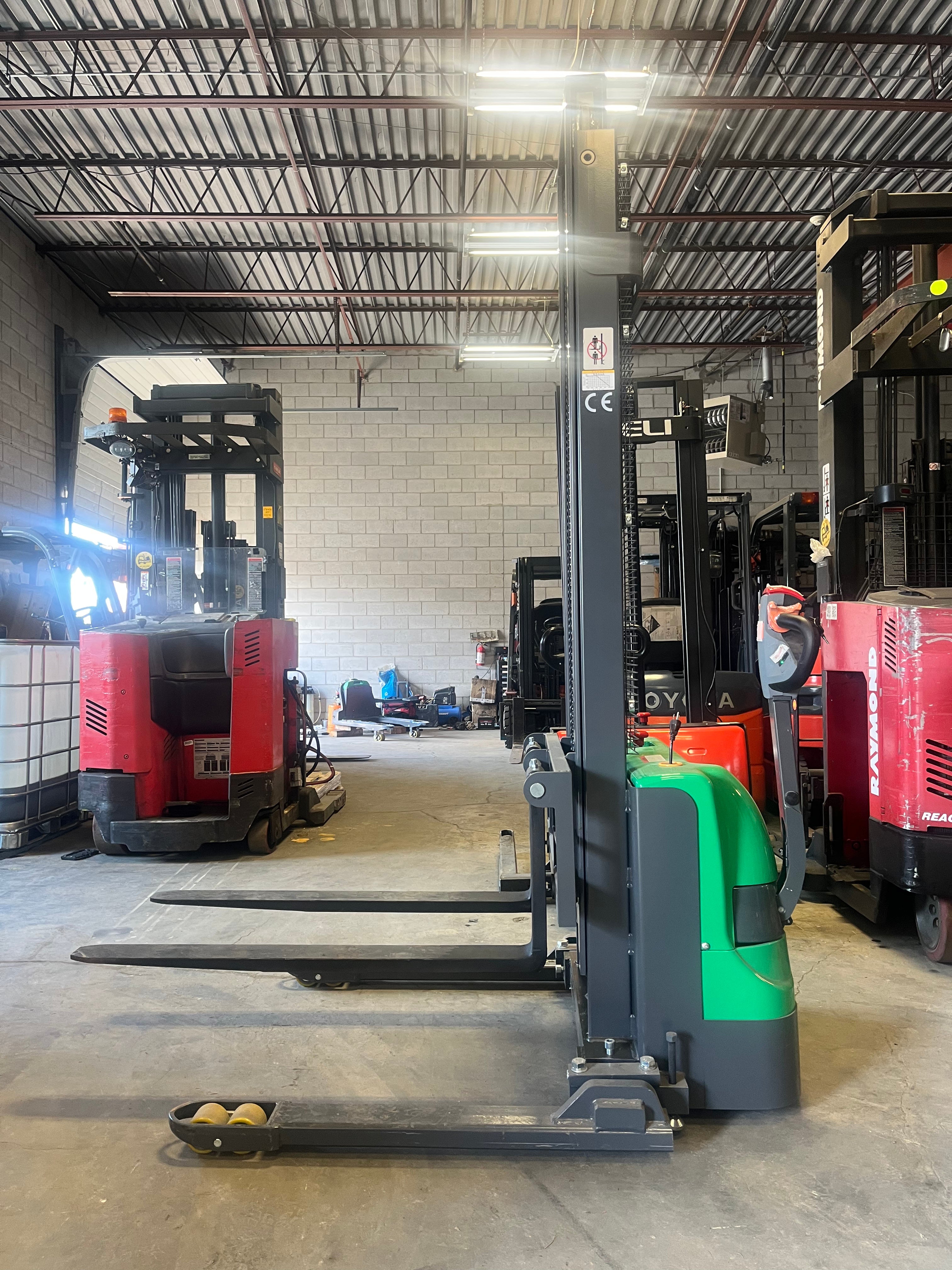Stacker 1.65 Tons