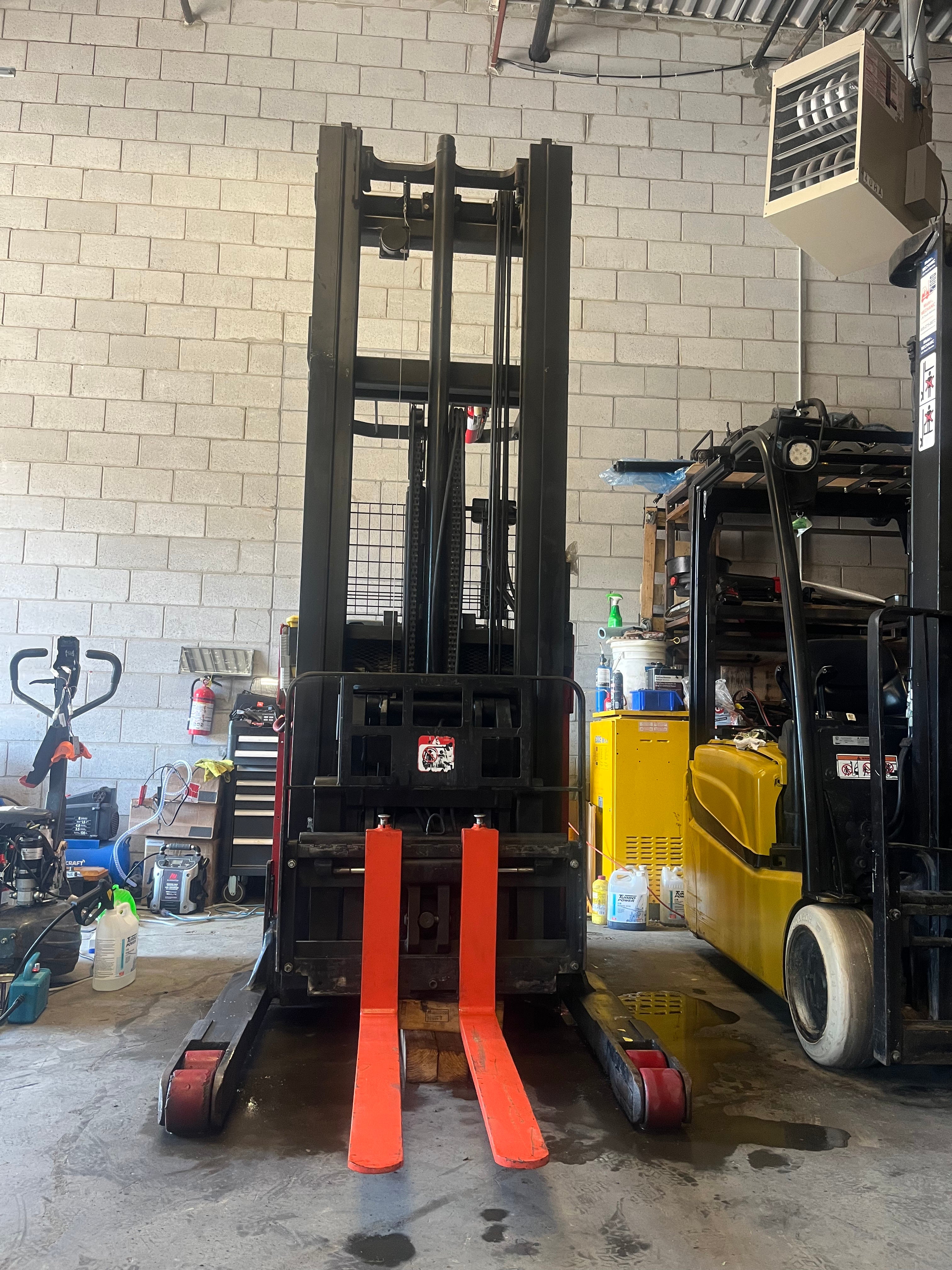 Raymond 1.5 Ton Reach Truck
